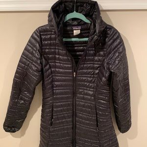 Patagonia goose down fitted coat